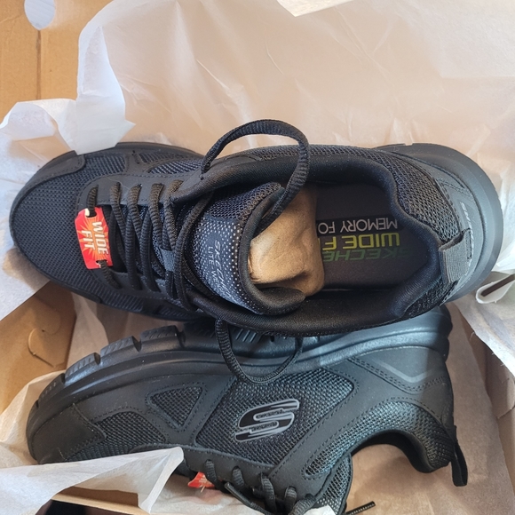 Man's wide Sketchers - Picture 5 of 10